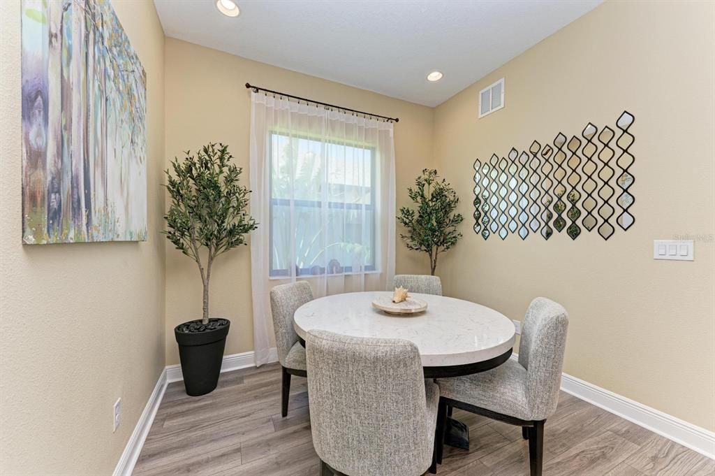 En Venta: $775,000 (4 camas, 3 baños, 2868 Pies cuadrados)