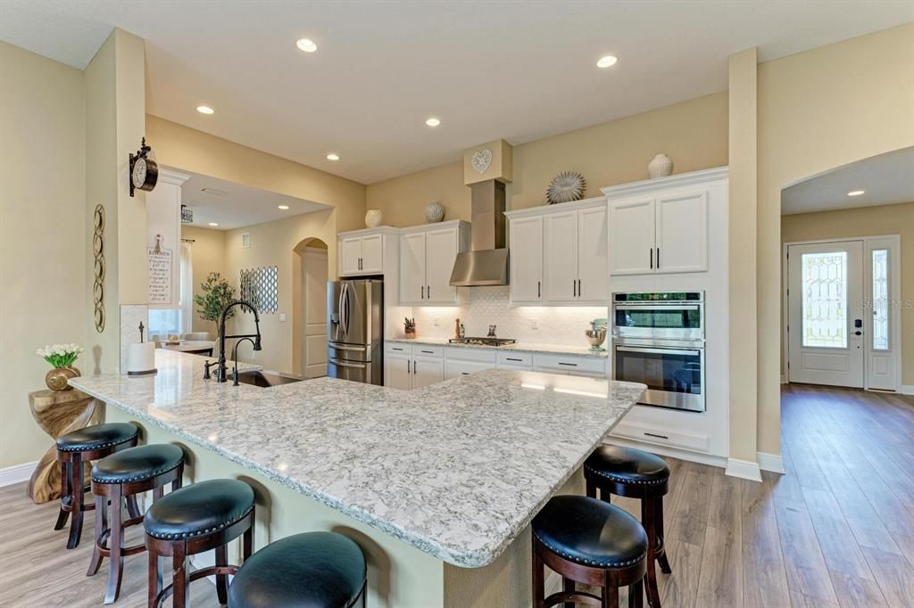 En Venta: $775,000 (4 camas, 3 baños, 2868 Pies cuadrados)