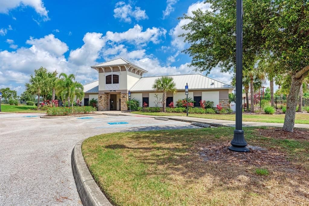 En Venta: $775,000 (4 camas, 3 baños, 2868 Pies cuadrados)