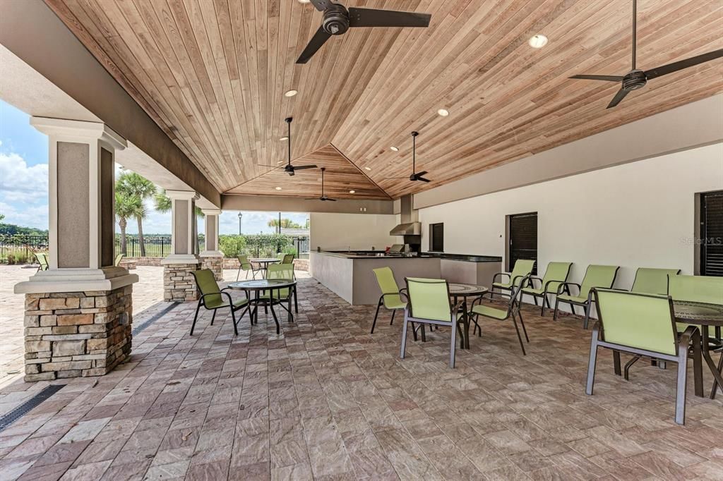 En Venta: $775,000 (4 camas, 3 baños, 2868 Pies cuadrados)