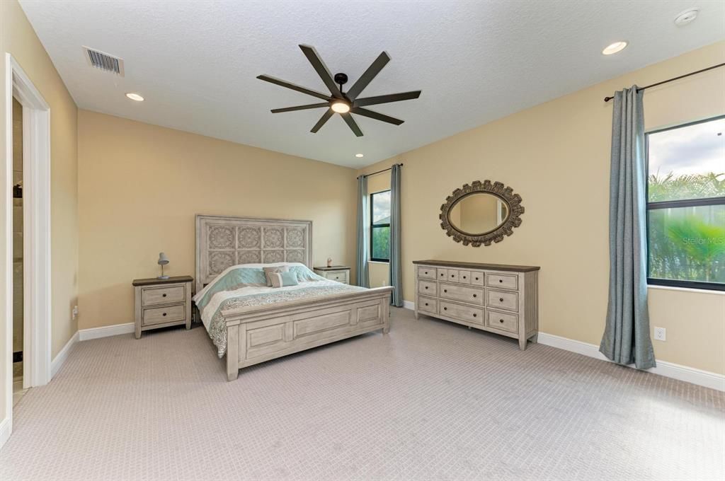 En Venta: $775,000 (4 camas, 3 baños, 2868 Pies cuadrados)