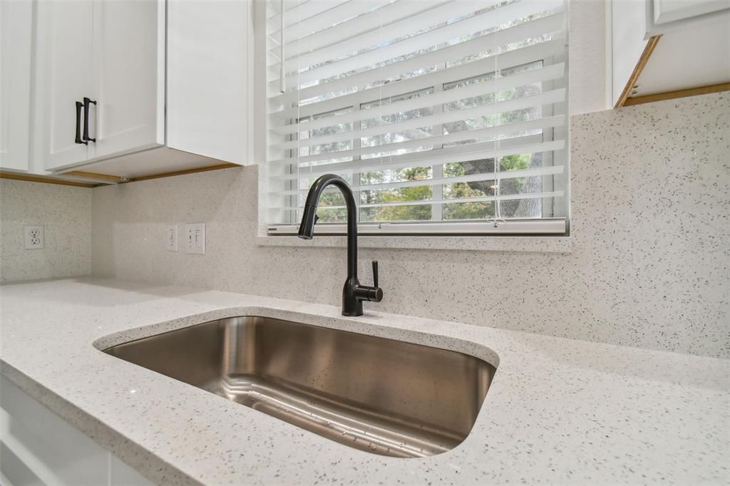 В аренду: $2,400 (3 спален, 2 ванн, 1336 Квадратных фут)