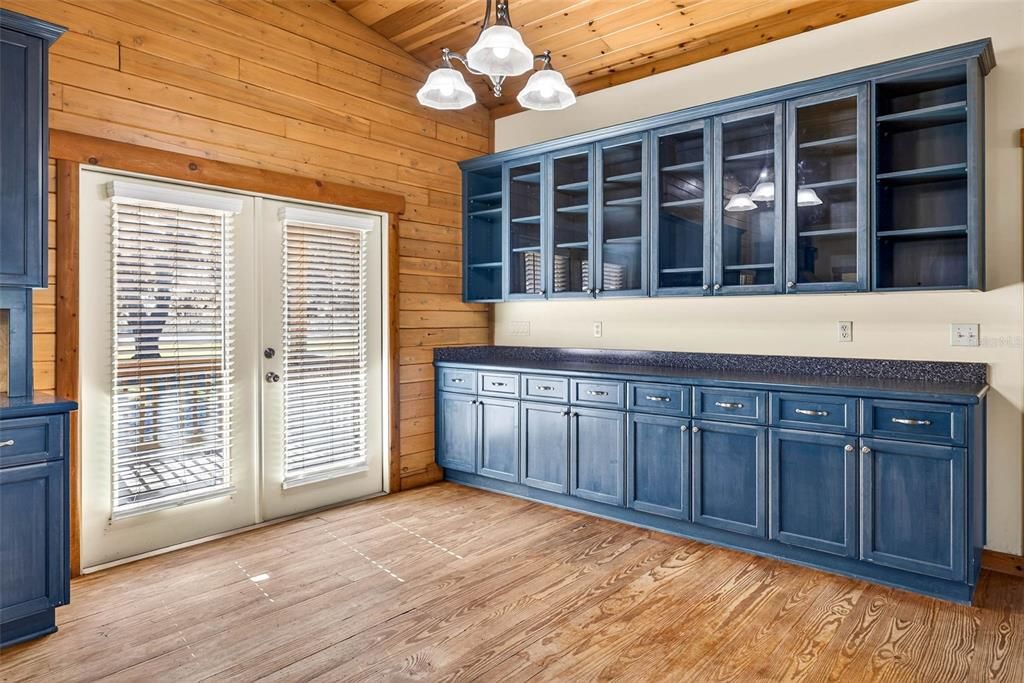 For Sale: $1,249,900 (3 beds, 2 baths, 1863 Square Feet)