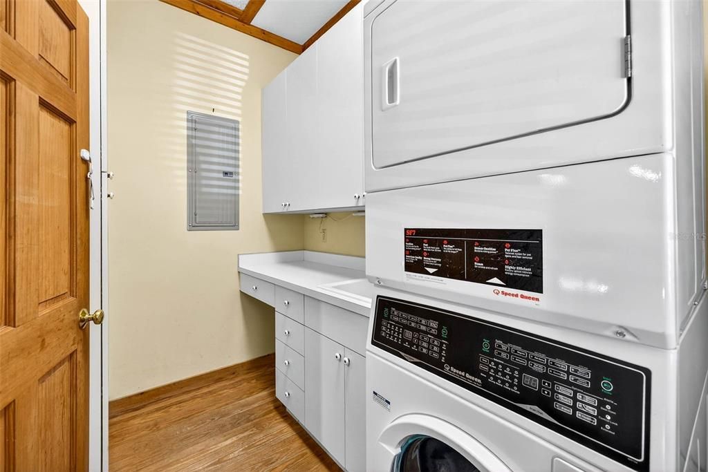 For Sale: $1,249,900 (3 beds, 2 baths, 1863 Square Feet)