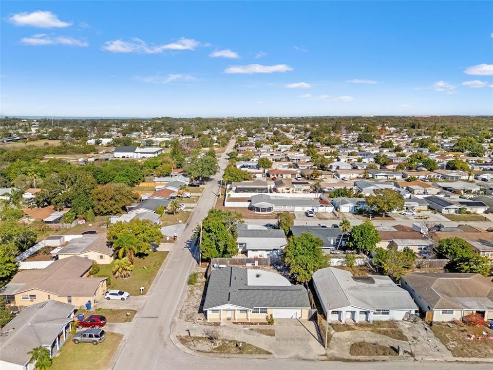 待售: $320,000 (4 贝兹, 3 浴室, 1600 平方英尺)