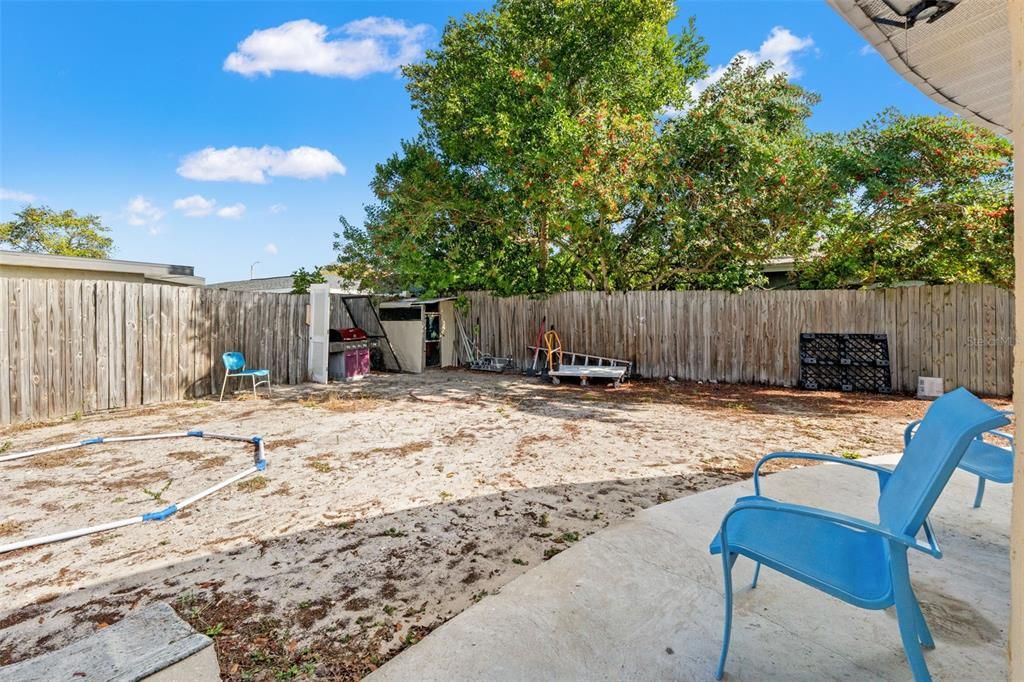 待售: $320,000 (4 贝兹, 3 浴室, 1600 平方英尺)