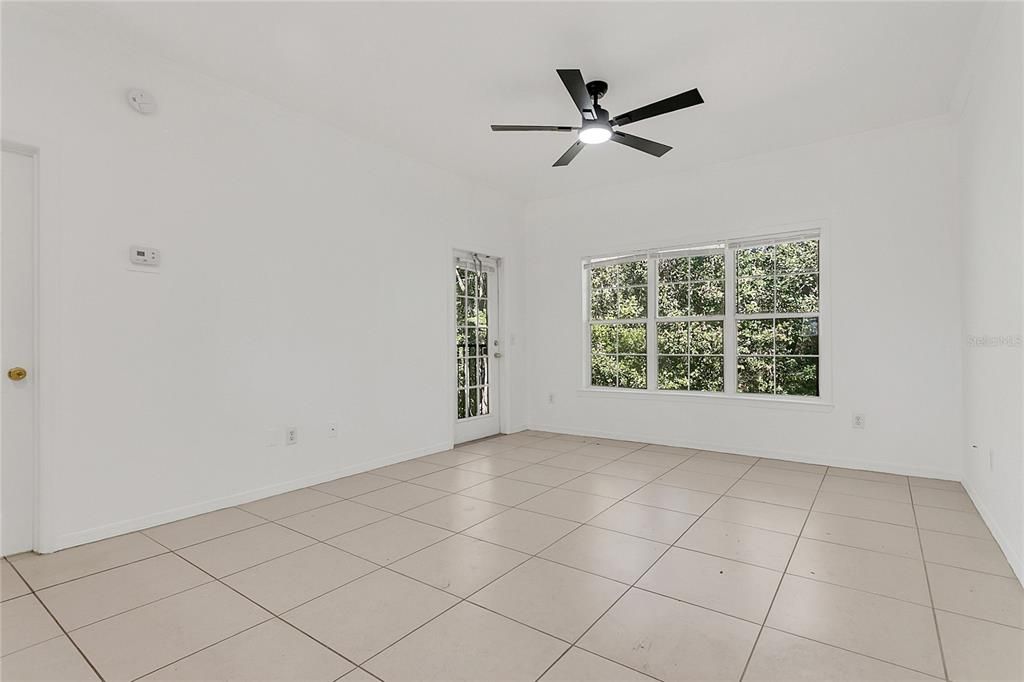 For Sale: $165,000 (1 beds, 1 baths, 648 Square Feet)