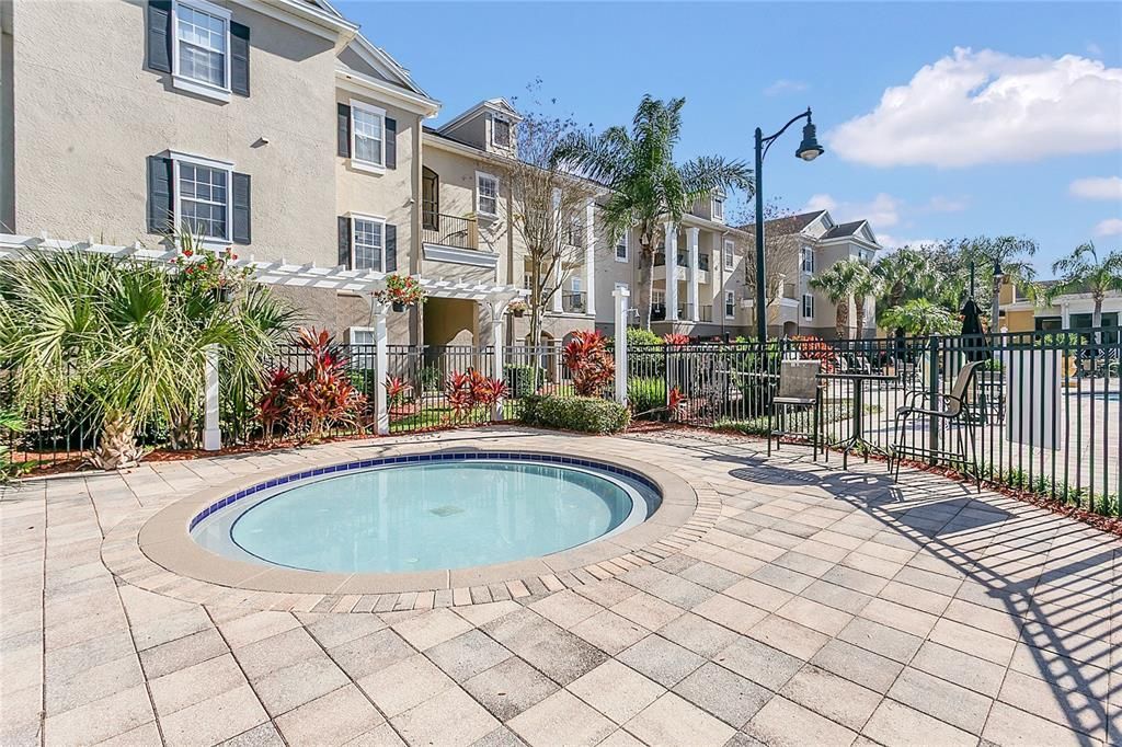 For Sale: $165,000 (1 beds, 1 baths, 648 Square Feet)