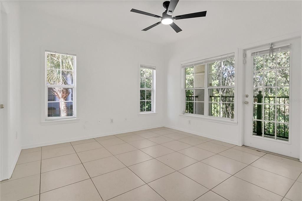 For Sale: $165,000 (1 beds, 1 baths, 648 Square Feet)