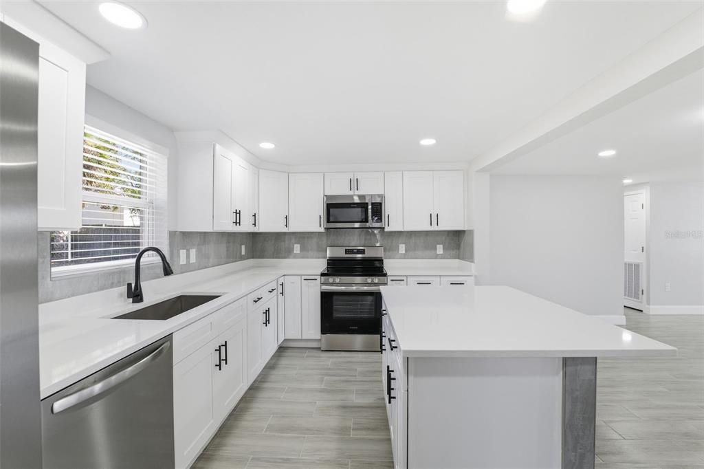 На продажу: $293,000 (3 спален, 2 ванн, 1475 Квадратных фут)