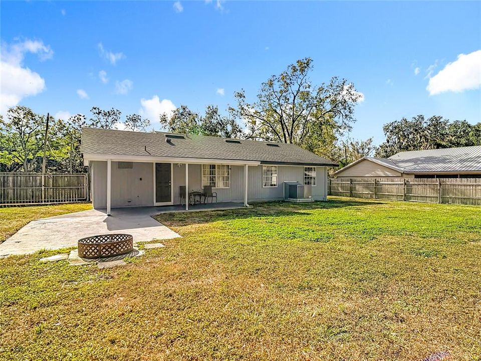 待售: $275,000 (4 贝兹, 1 浴室, 1288 平方英尺)