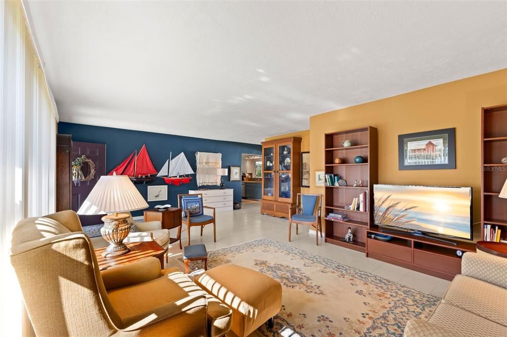 For Sale: $539,000 (2 beds, 3 baths, 1780 Square Feet)