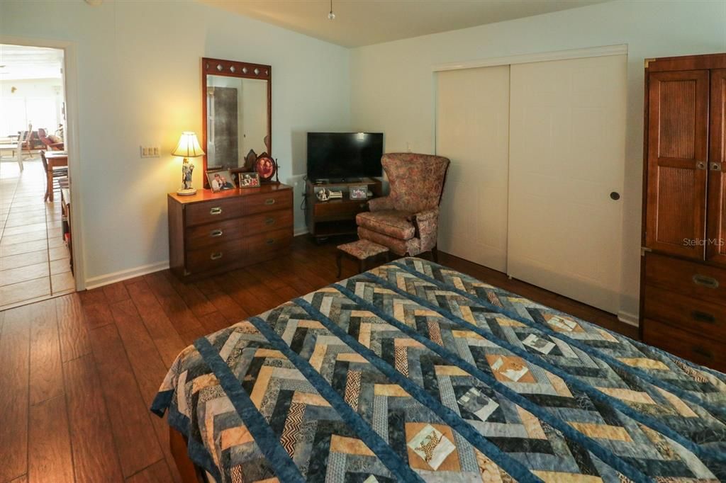 For Sale: $139,997 (2 beds, 2 baths, 1600 Square Feet)