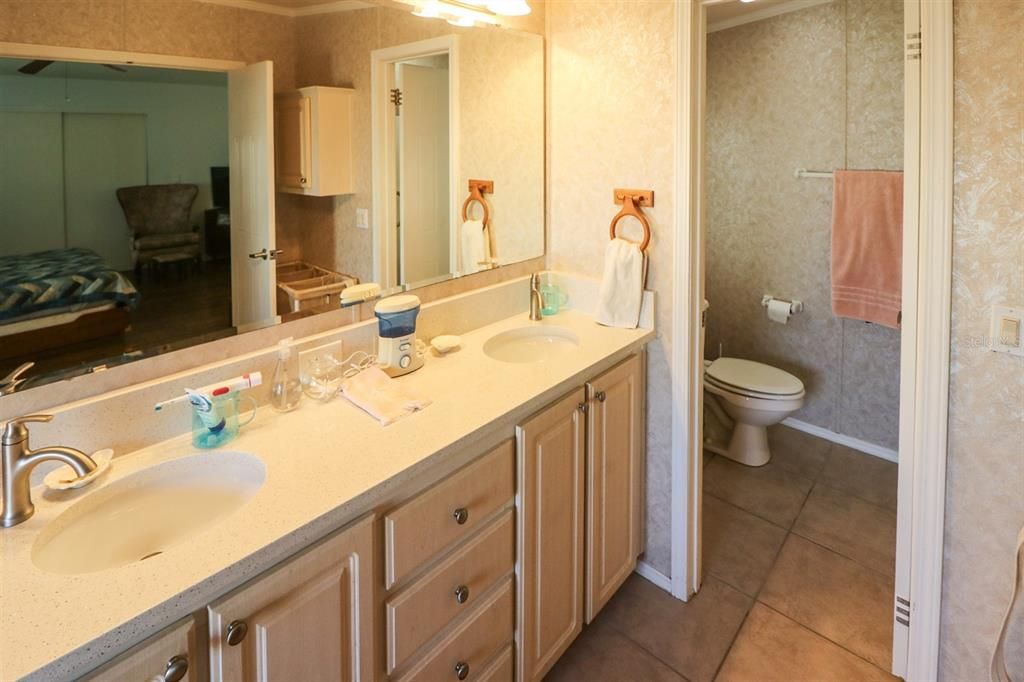 For Sale: $139,997 (2 beds, 2 baths, 1600 Square Feet)