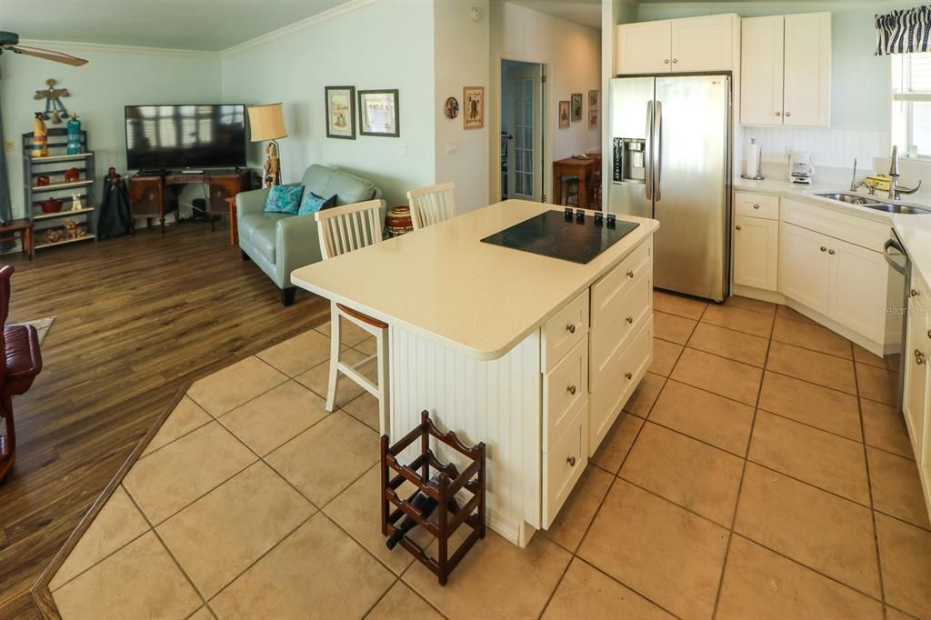 For Sale: $139,997 (2 beds, 2 baths, 1600 Square Feet)