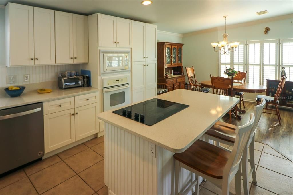 For Sale: $139,997 (2 beds, 2 baths, 1600 Square Feet)