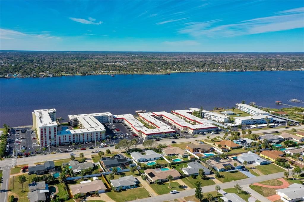 待售: $138,900 (1 贝兹, 1 浴室, 710 平方英尺)