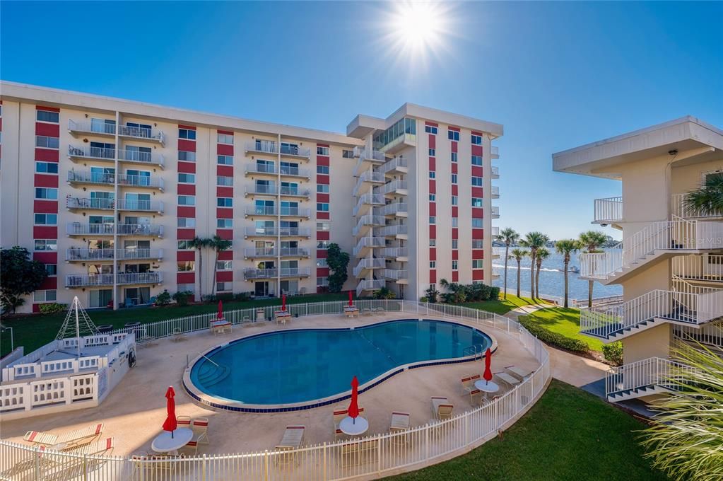 待售: $138,900 (1 贝兹, 1 浴室, 710 平方英尺)