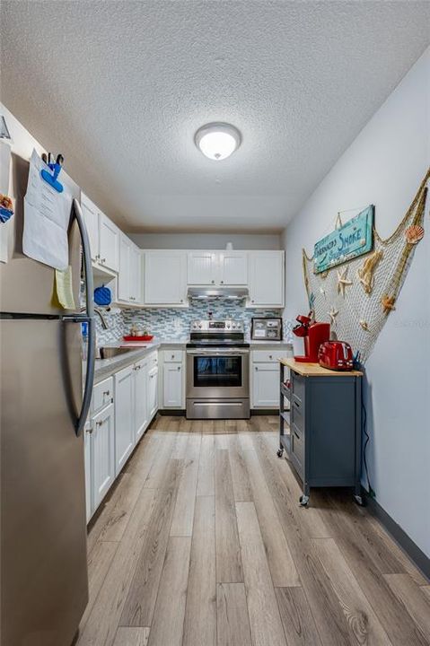 待售: $138,900 (1 贝兹, 1 浴室, 710 平方英尺)