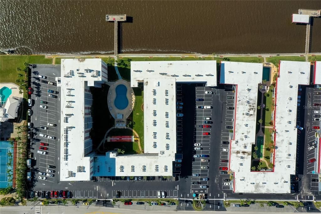 待售: $138,900 (1 贝兹, 1 浴室, 710 平方英尺)