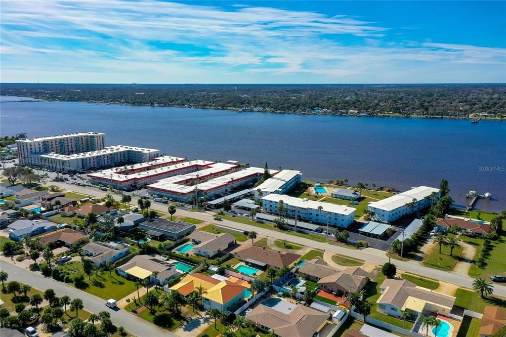 待售: $138,900 (1 贝兹, 1 浴室, 710 平方英尺)