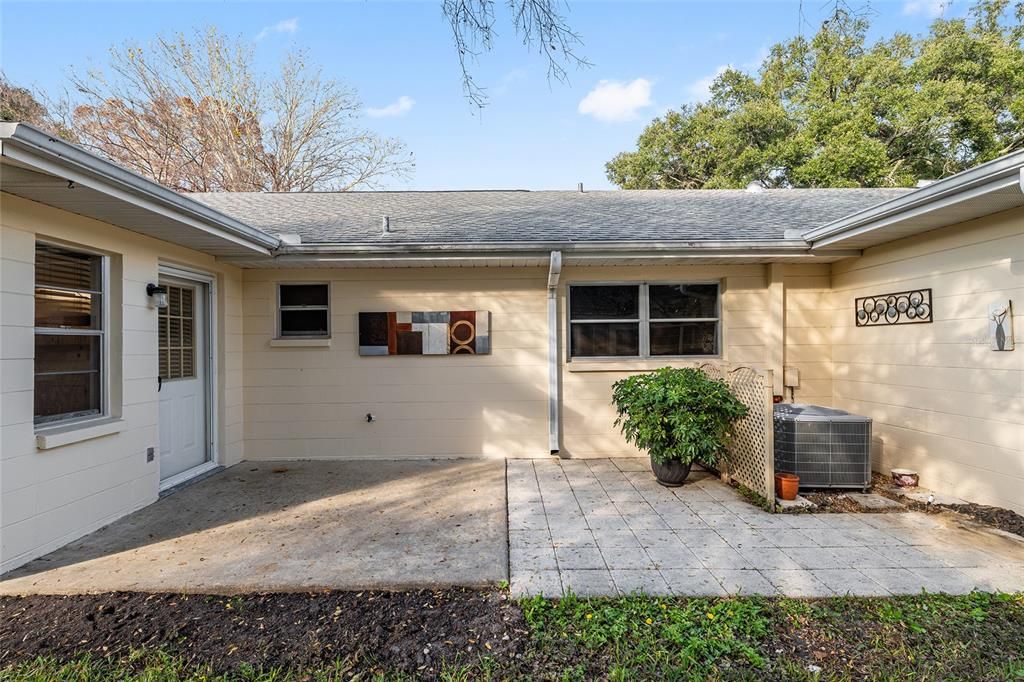 待售: $129,900 (2 贝兹, 2 浴室, 1341 平方英尺)