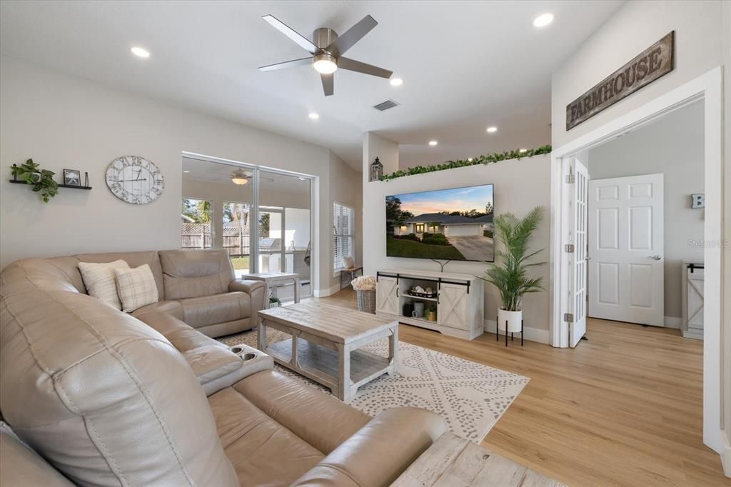 For Sale: $535,000 (3 beds, 2 baths, 1615 Square Feet)