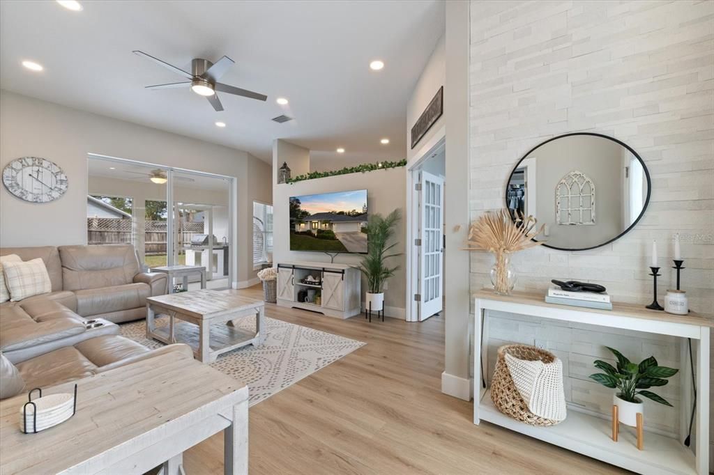 For Sale: $535,000 (3 beds, 2 baths, 1615 Square Feet)