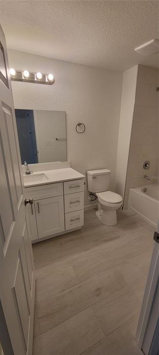 В аренду: $2,200 (4 спален, 2 ванн, 1800 Квадратных фут)