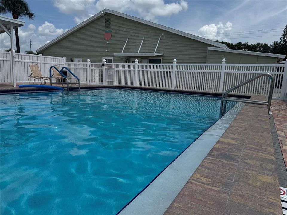 Active With Contract: $59,000 (2 beds, 2 baths, 1176 Square Feet)