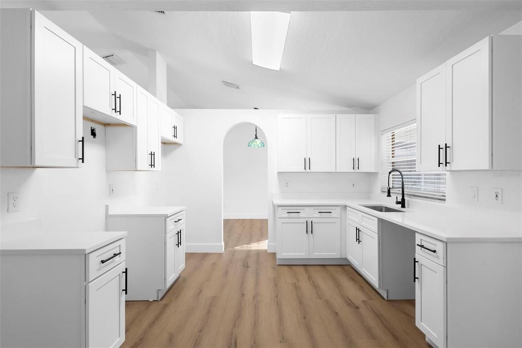 En Venta: $415,000 (3 camas, 2 baños, 1735 Pies cuadrados)