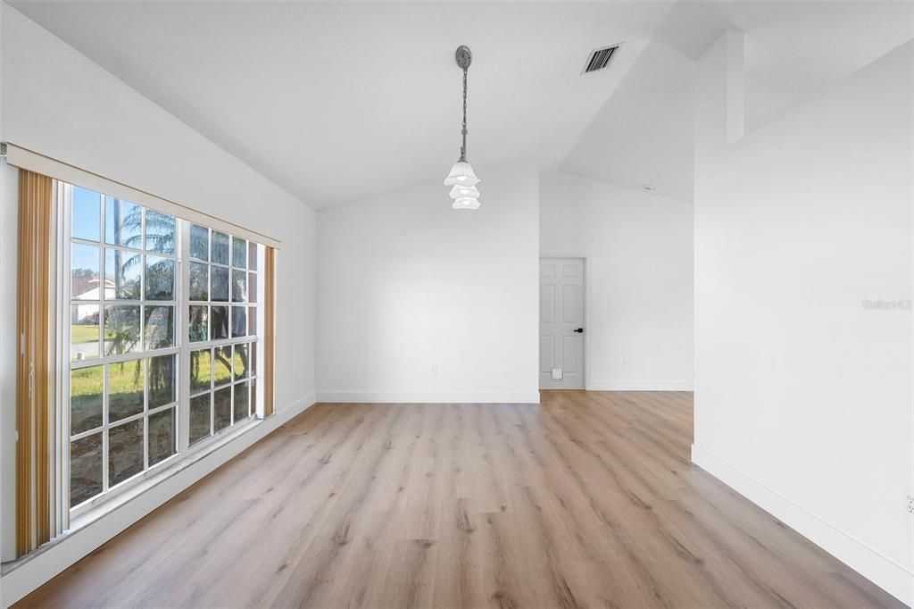 En Venta: $415,000 (3 camas, 2 baños, 1735 Pies cuadrados)