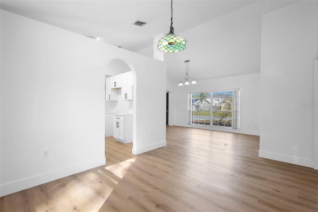 En Venta: $415,000 (3 camas, 2 baños, 1735 Pies cuadrados)