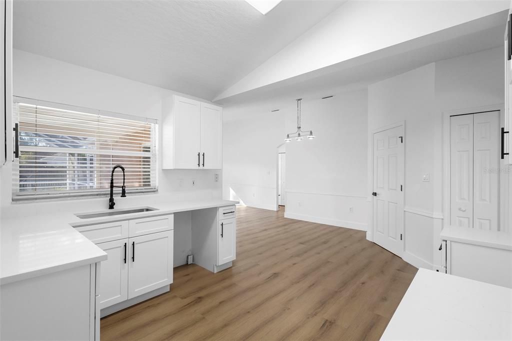 En Venta: $415,000 (3 camas, 2 baños, 1735 Pies cuadrados)