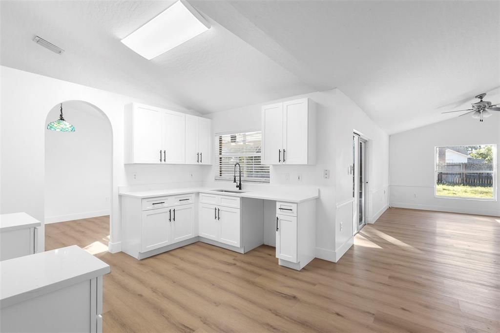 En Venta: $415,000 (3 camas, 2 baños, 1735 Pies cuadrados)