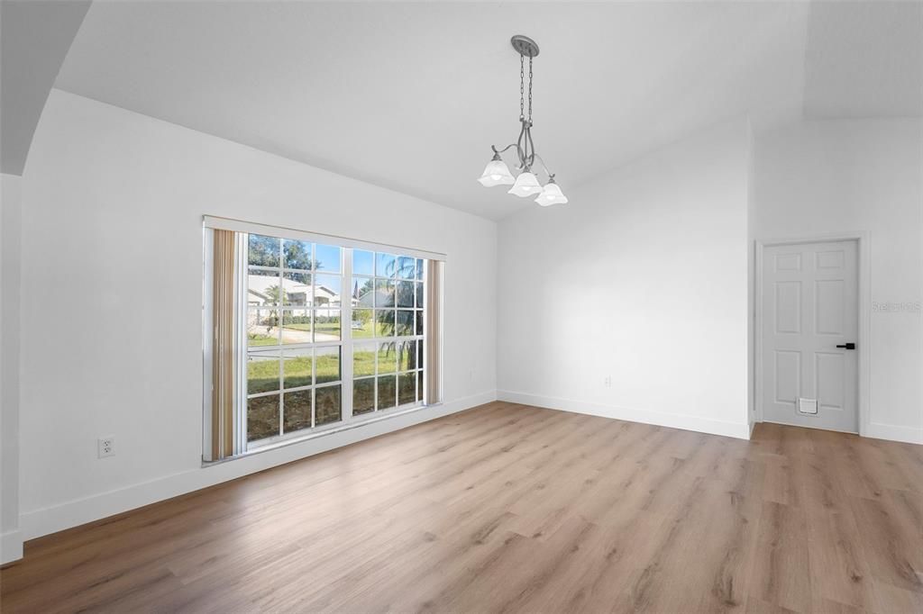 En Venta: $415,000 (3 camas, 2 baños, 1735 Pies cuadrados)