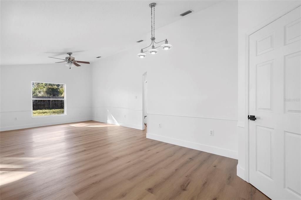 En Venta: $415,000 (3 camas, 2 baños, 1735 Pies cuadrados)