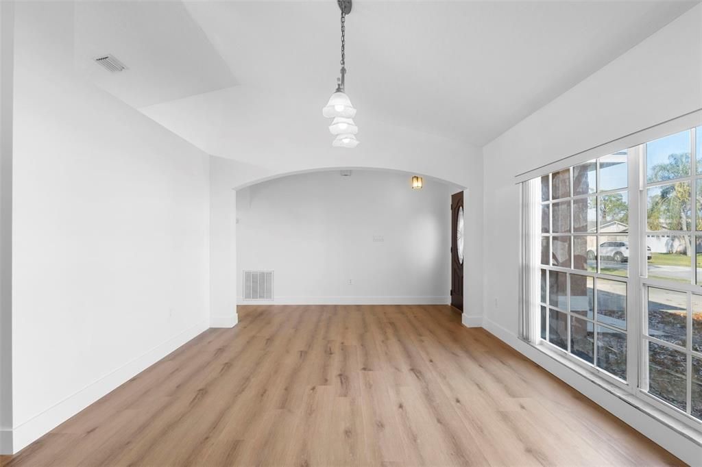 En Venta: $415,000 (3 camas, 2 baños, 1735 Pies cuadrados)