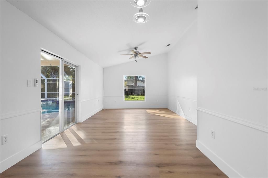 En Venta: $415,000 (3 camas, 2 baños, 1735 Pies cuadrados)