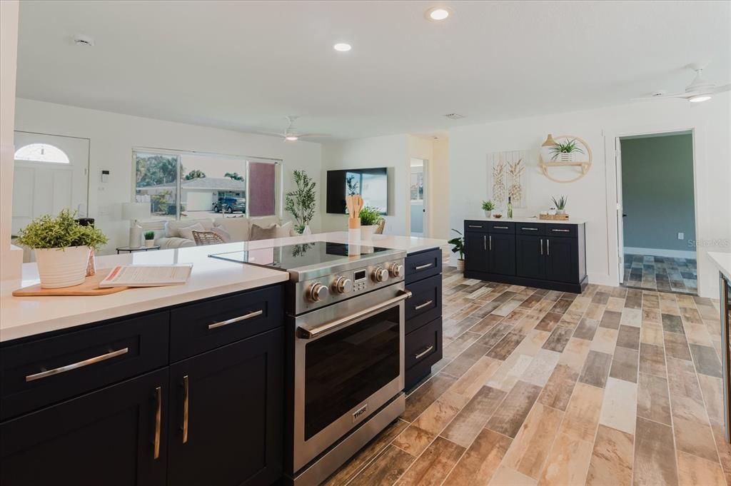 For Rent: $5,500 (3 beds, 2 baths, 1352 Square Feet)