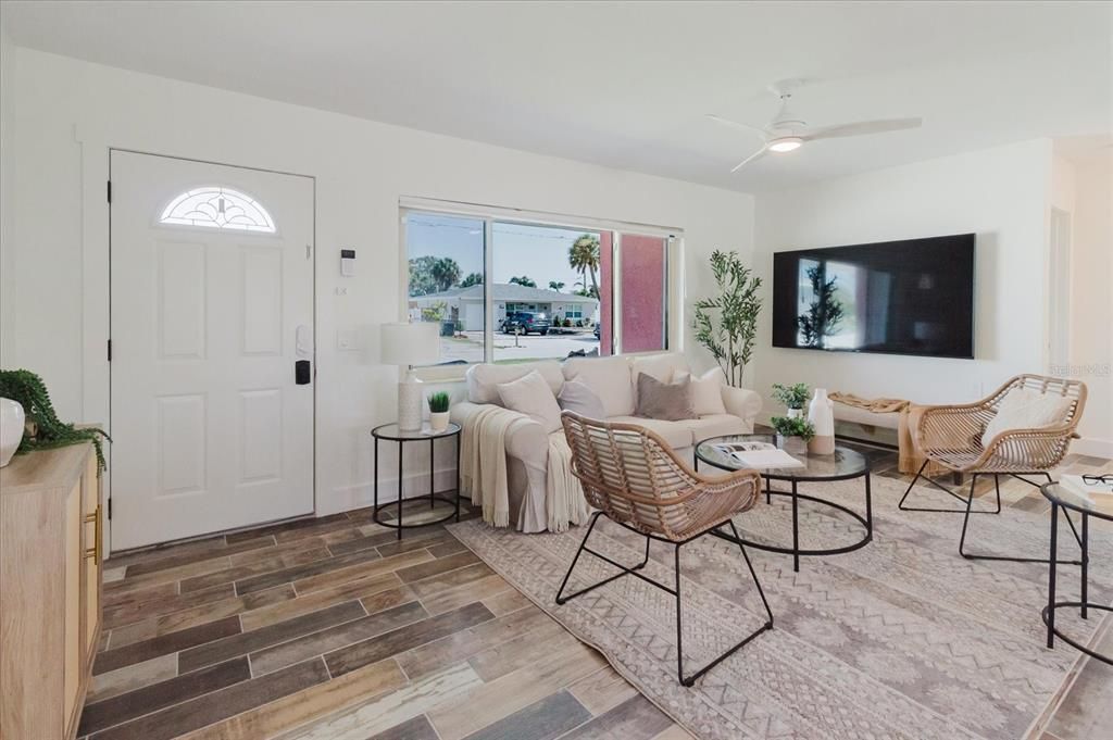 For Rent: $5,500 (3 beds, 2 baths, 1352 Square Feet)