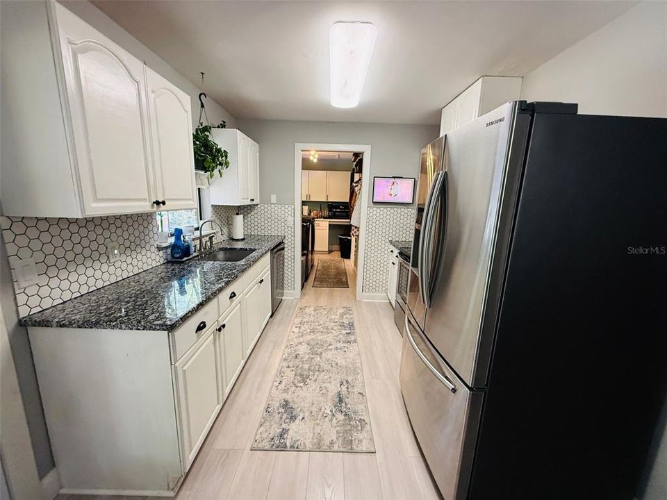 На продажу: $259,000 (4 спален, 2 ванн, 1308 Квадратных фут)