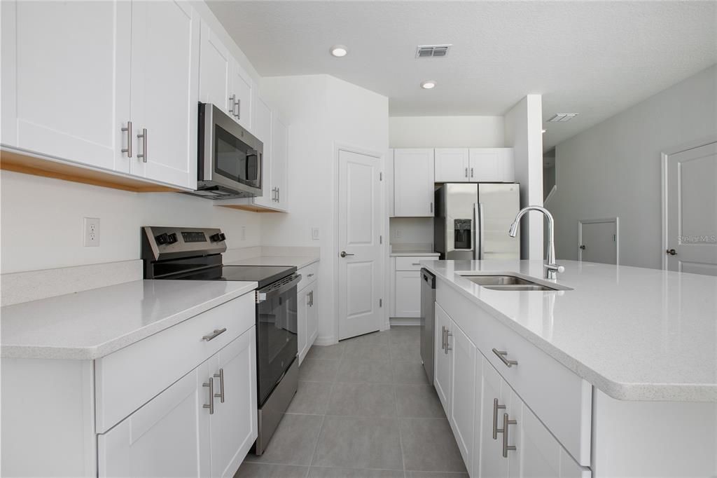 待售: $279,999 (3 贝兹, 2 浴室, 1553 平方英尺)