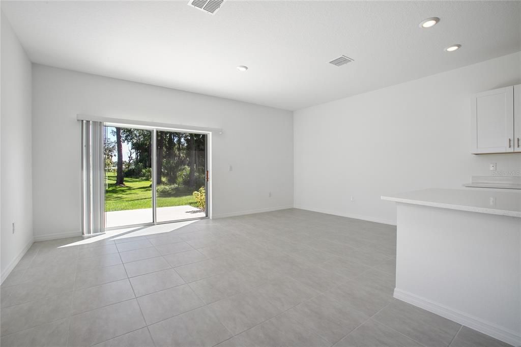 待售: $279,999 (3 贝兹, 2 浴室, 1553 平方英尺)