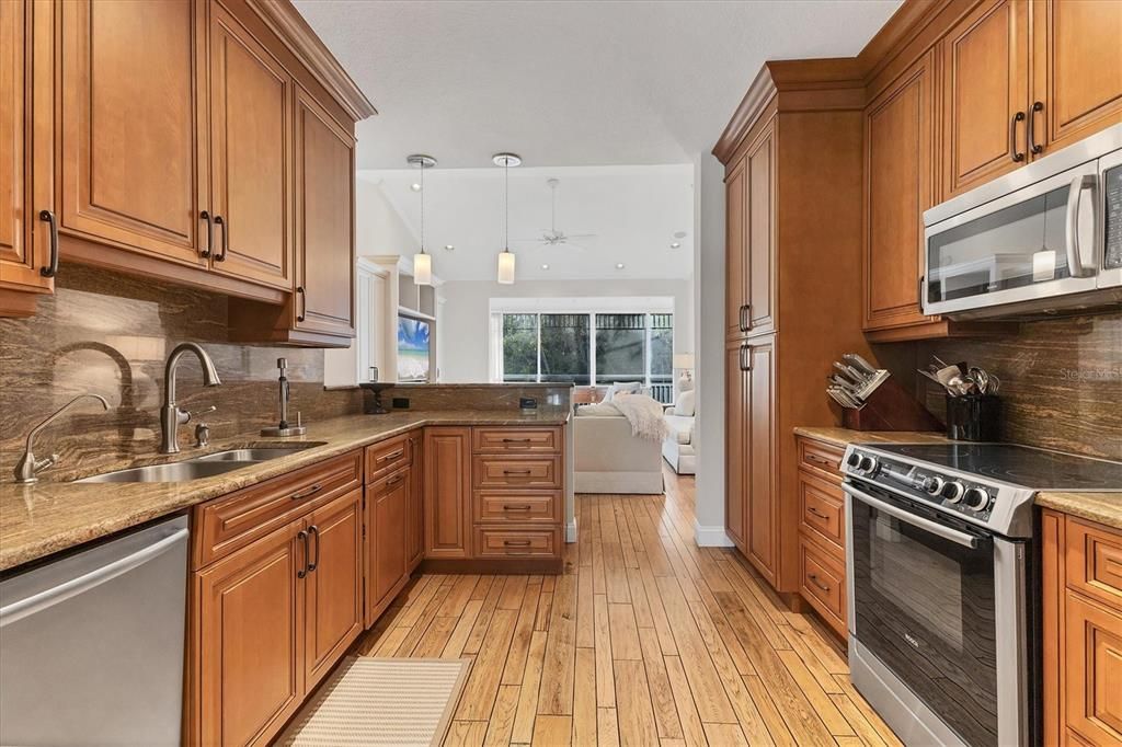 Active With Contract: $725,000 (3 beds, 3 baths, 2271 Square Feet)