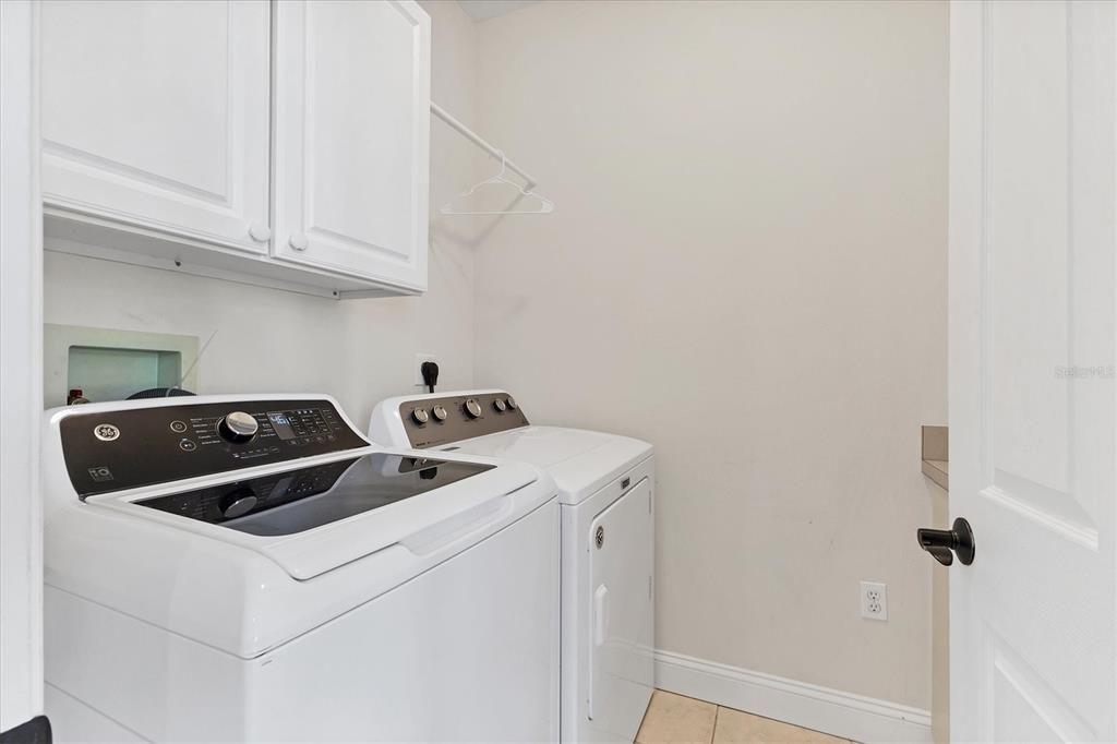 Active With Contract: $725,000 (3 beds, 3 baths, 2271 Square Feet)