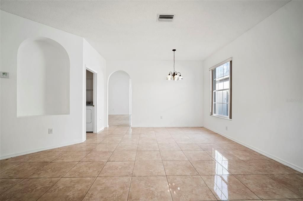 待售: $349,900 (3 贝兹, 2 浴室, 1590 平方英尺)