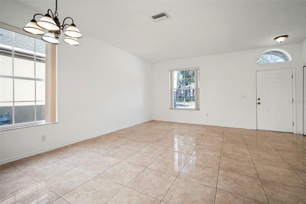 待售: $349,900 (3 贝兹, 2 浴室, 1590 平方英尺)