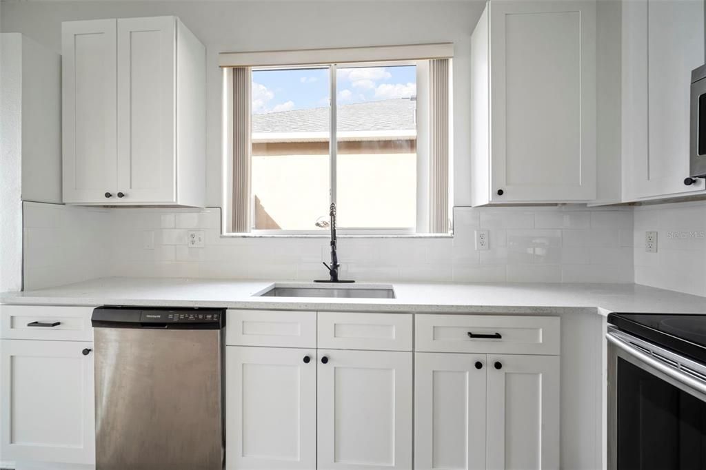 待售: $349,900 (3 贝兹, 2 浴室, 1590 平方英尺)