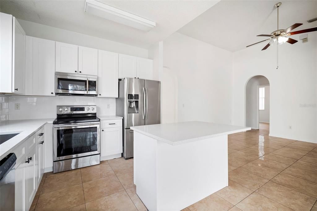 待售: $349,900 (3 贝兹, 2 浴室, 1590 平方英尺)